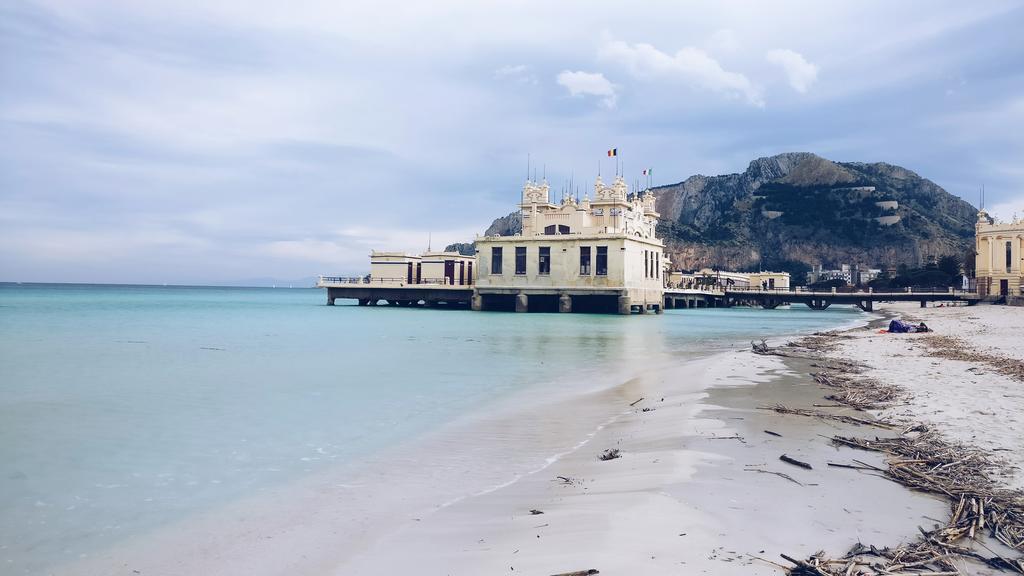 B&B Casa Chinaski Mondello Exterior foto